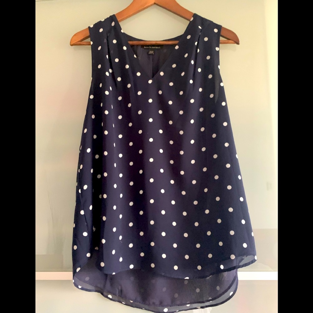 Banana Republic polka dot print blouse. Navy blue & white.